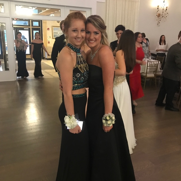 Black Strapless prom dress - Picture 3 of 4